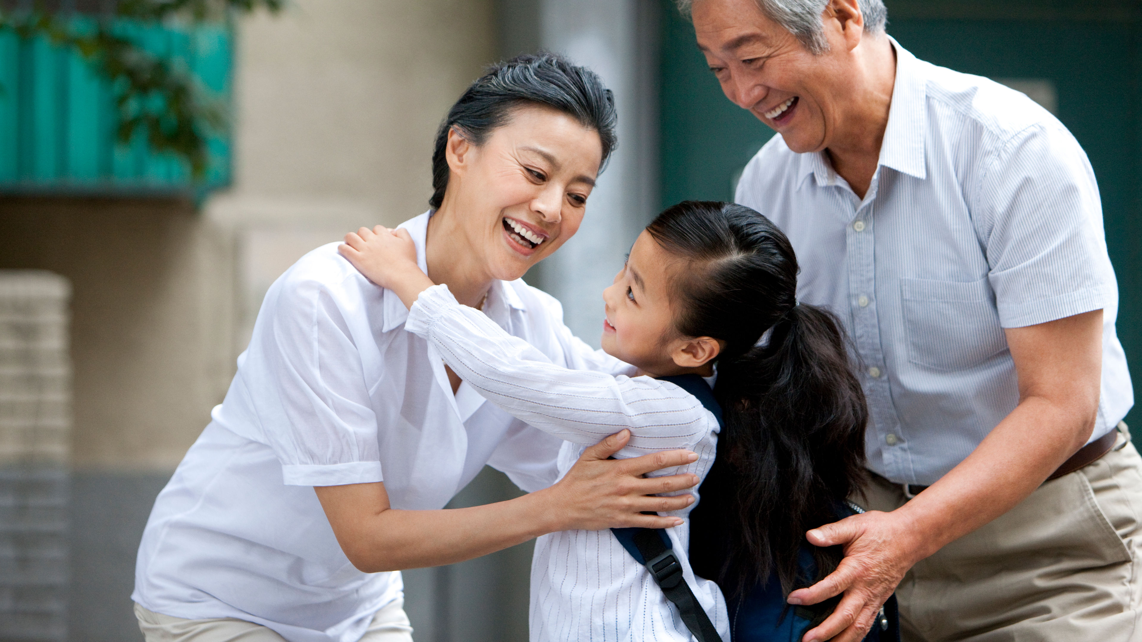 A child meets grandparents 