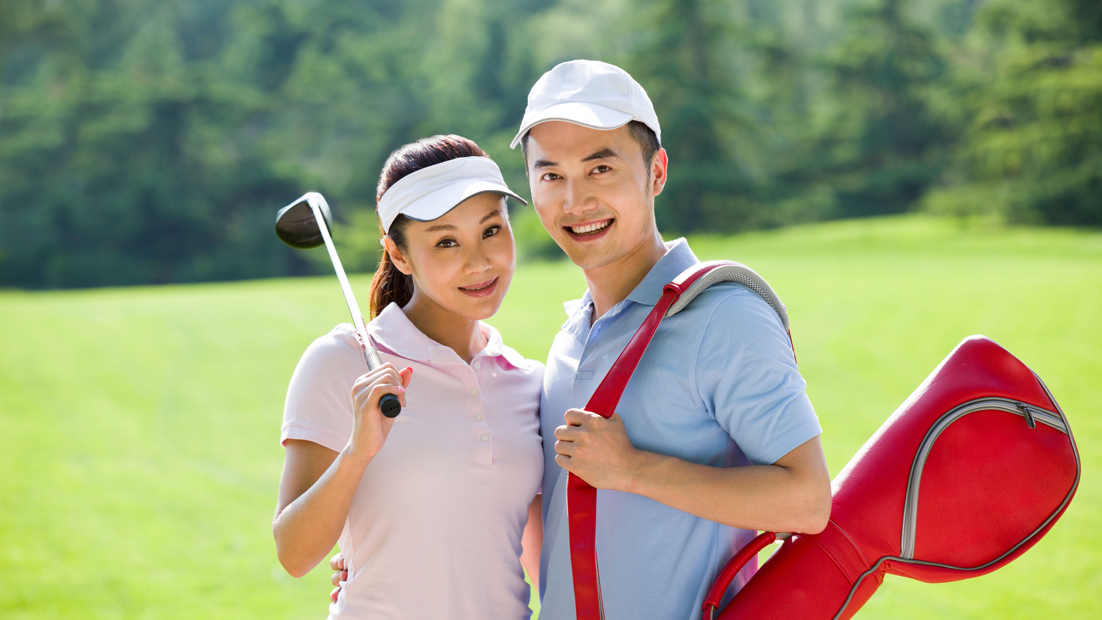 Couple at the golf course