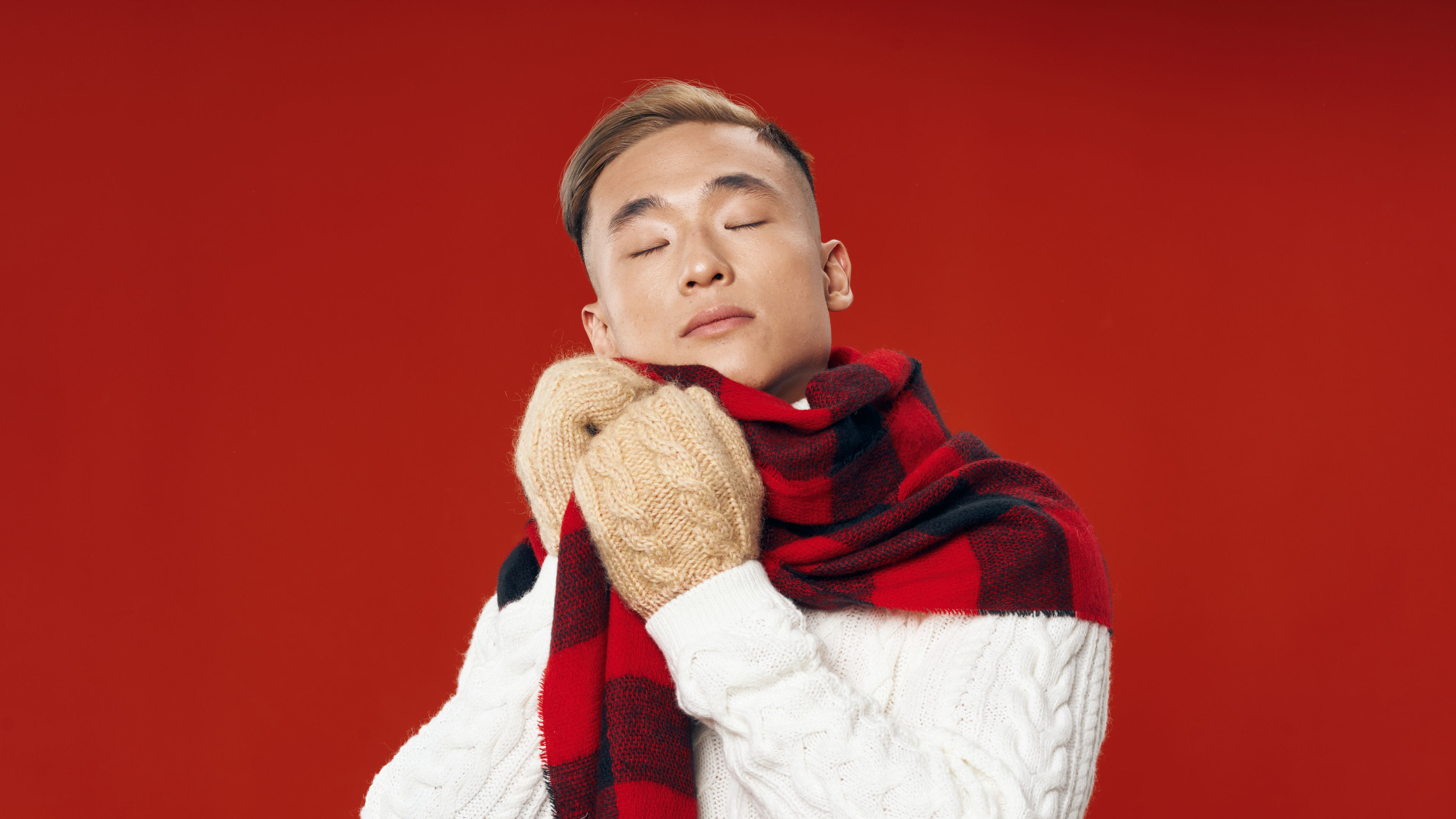 Image of a man wearing a scarf 