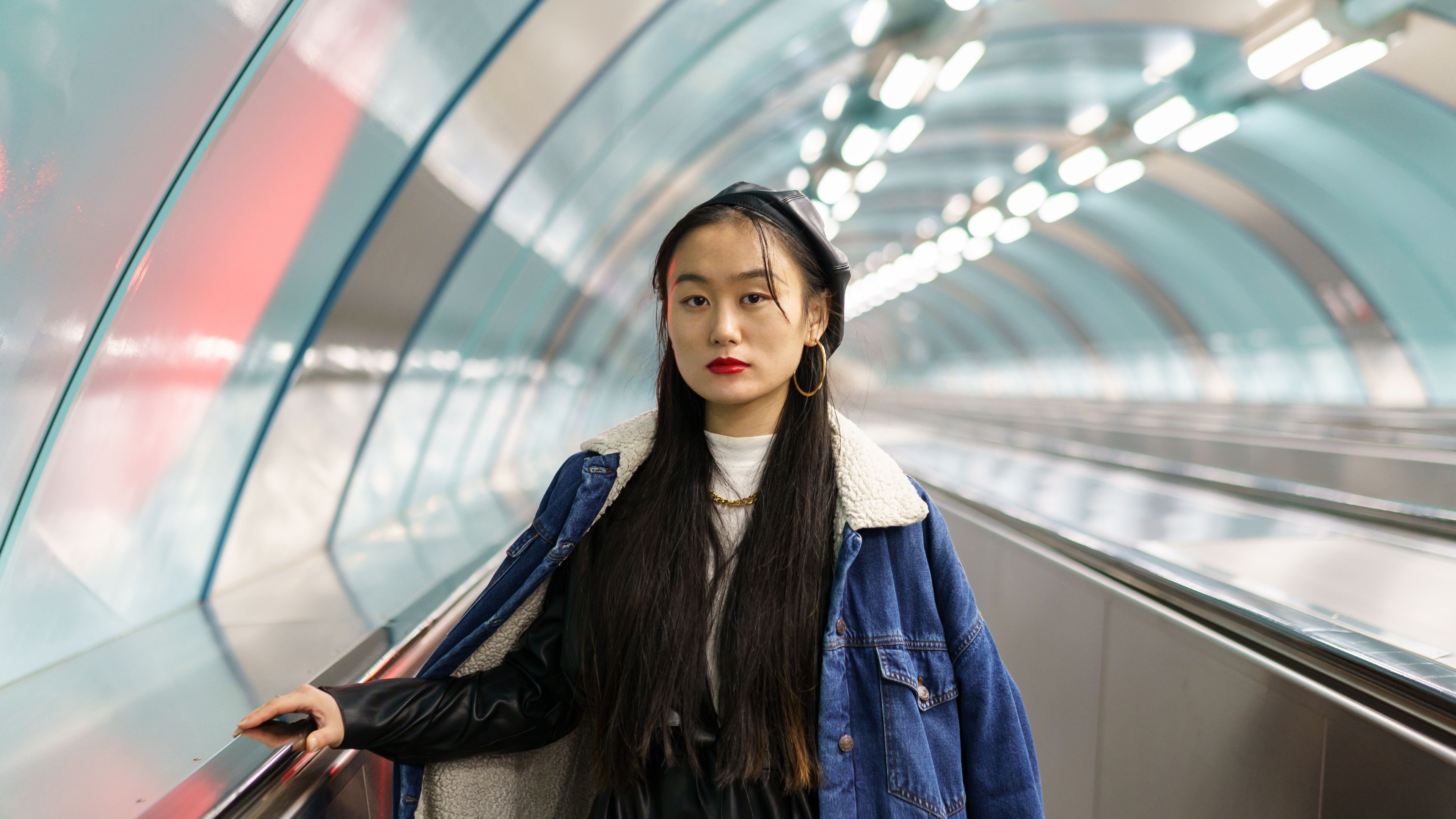 Trendy Chinese girl rocking stylish street fashion with confidence and flair 