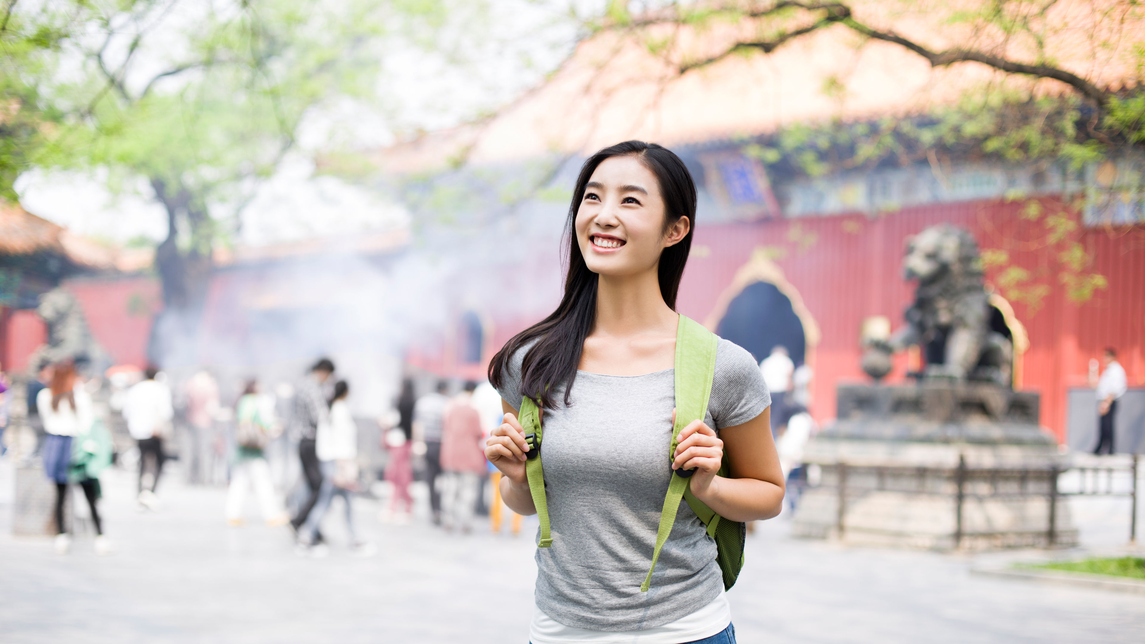 Young woman travelling at the Lama Temple 

 